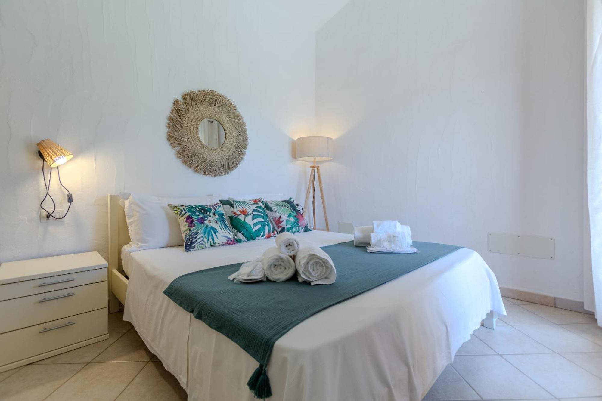 Porto Pino, Garden And Pool Holiday home Sant'Anna Arresi