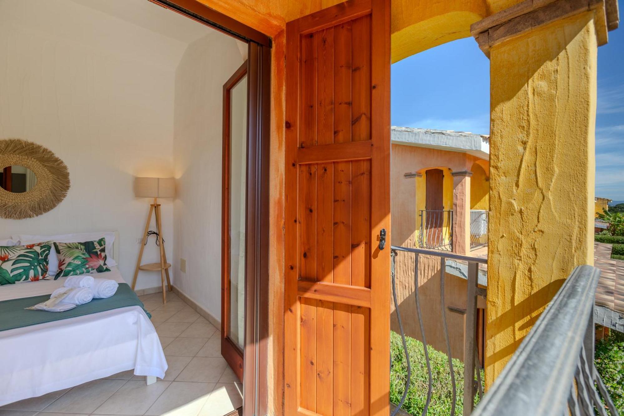 Holiday home Porto Pino, Garden And Pool