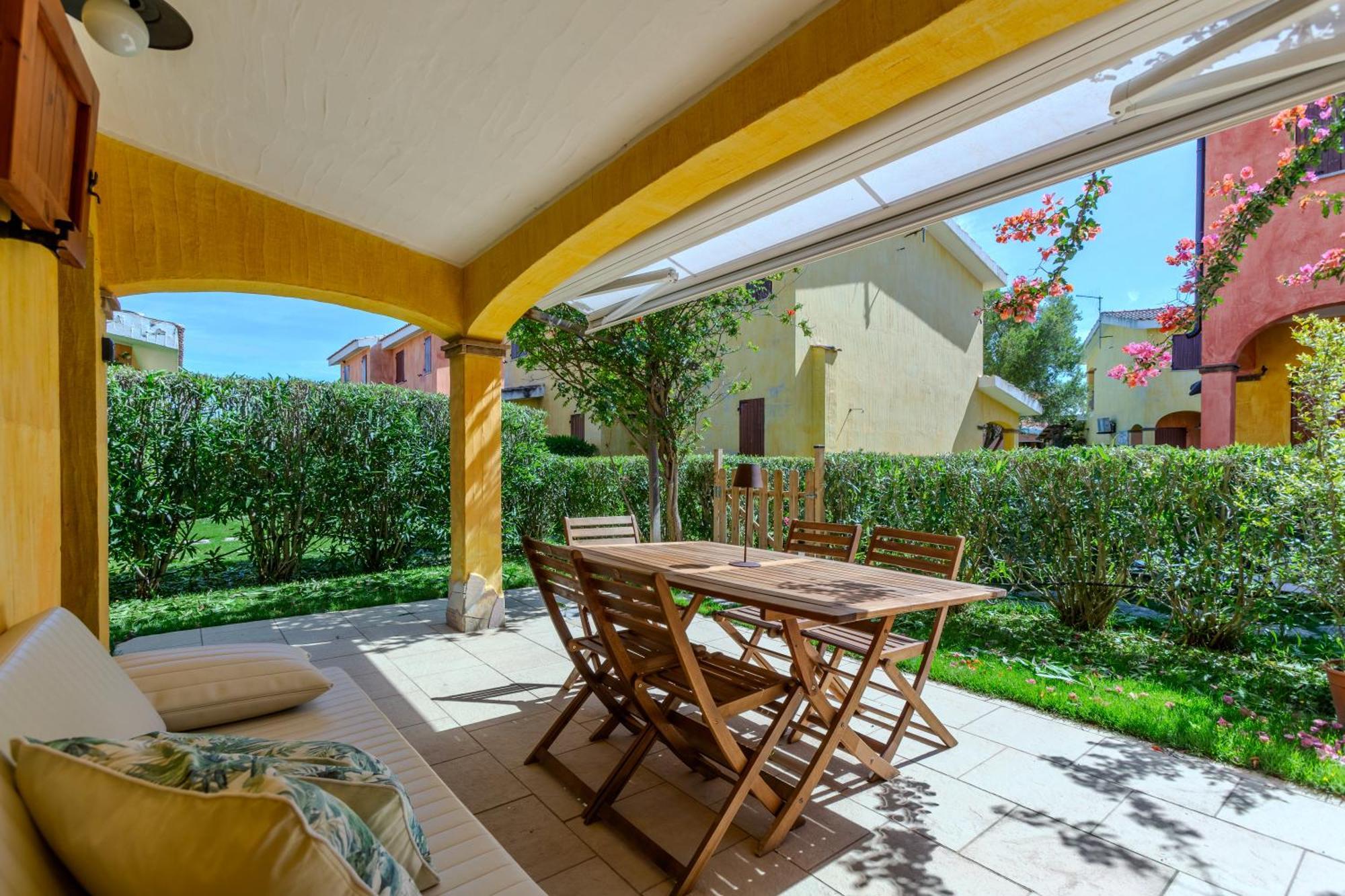 Porto Pino, Garden And Pool Holiday home Sant'Anna Arresi